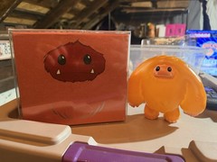 Abominable CHOMP DesignerCon Exclusive Orange Overload Glow Yeti With PROTECTOR