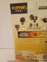 Minecraft – Flippin’ Figs – 2-in-1 – Enderman + Grass Block (Mattel Ages 6+)