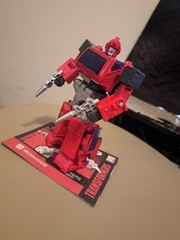 Transformers Studio Series 86 Ironhide & War For Cybertron Earthrise Bluestreak