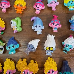 Dreamworks Trolls Figurines Band Together Lot of 80 Must have Collectables 1.5″