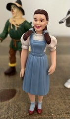 1998 Wizard of Oz Lot 5 Figures Missing Accessories Dorothy Lion Scarecrow
