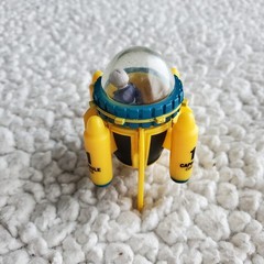 Irwin Toys Dragon Ball Z Die-Cast Capsule Corp #1 Trunks Time Machine 2000 Micro