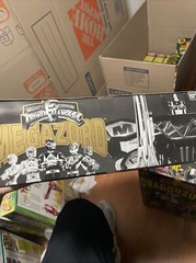 1993 MIB Power Rangers DELUXE MEGAZORD, Special Black/Gold