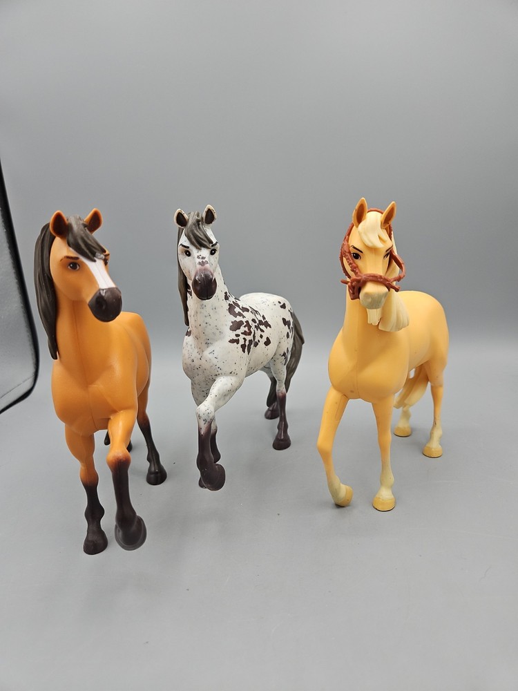 DreamWorks Spirit Riding Free Horses 2017 Chica Linda Palomino Bluffs Lot Of 3