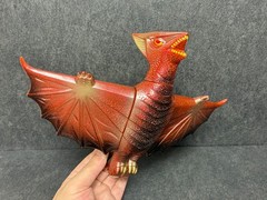 Marusan Gyaos Red Glitter Sofubi 10″ Soft Vinyl Figure Gamera w/ Header & Bag