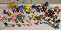 Jakks NINTENDO & SONIC figure lot Mario Yoshi Mega Man Zero video game figures