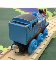 Thomas Friends HAPPY BIRTHDAY THOMAS Party Hat Wooden Railway Train Engine 2012