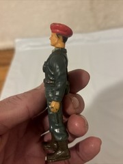 Vintage Military One Red Beret Solder Figure, Porto Play 1982 FREE SHIP