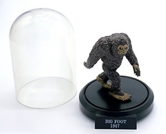 Cryptid Series Big Foot 1967 Sasquatch Dome Diorama Mini Figure Display PVC