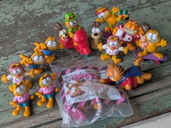 1980’s Vintage Lot of 14 Garfield Figures PVC Odie by Jim Davis