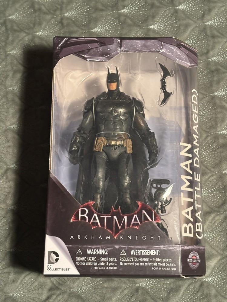 Batman DC Collectibles Arkham Knight Battle Damaged GameStop Exclusive New
