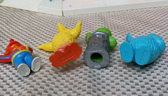 VTG 1991 ILLCO Sesame Street Playset w/ all Figures Few Missing Pieces DMGD Box