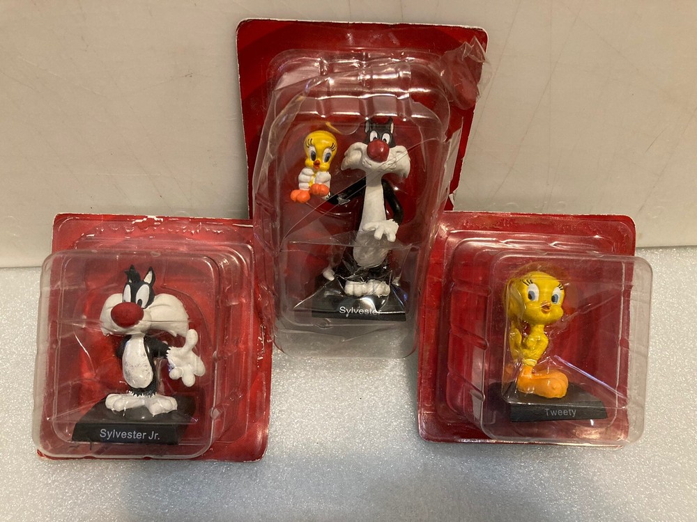WARNER BROS LOONEY TUNES DIE CAST METAL CHARACTERS SYLVESTER AND TWEETY