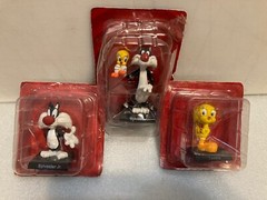 WARNER BROS LOONEY TUNES DIE CAST METAL CHARACTERS SYLVESTER AND TWEETY