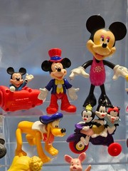 LOT OF 14 MIXED COLLECTIBLE TOY FIGURINES ACTION FIGURES MICKEY SNOOPY & MORE