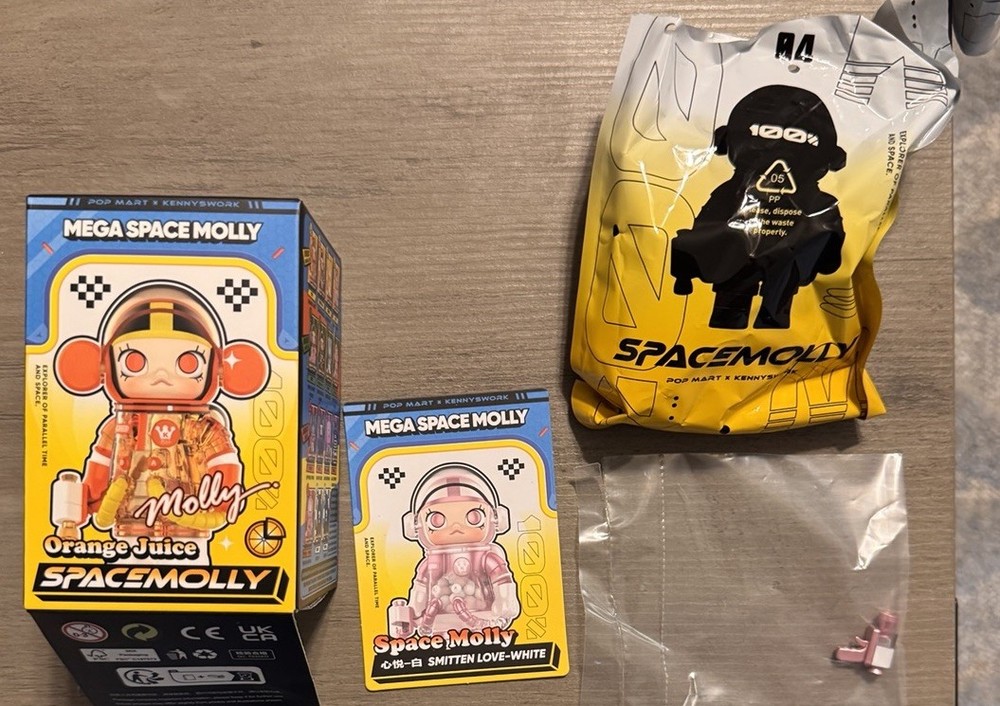 Space Molly Series 4 “Smitten Love (White)” 100% Confirmed Special