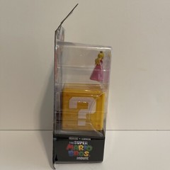 New Jakks Pacific Super Mario Bros Movie Peach 1.25 in Figure & Question Block