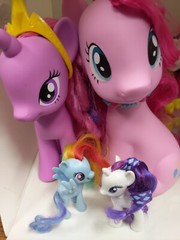 Lot Of 27 My Little Pony Figures All 2000’s, Varies Sizes & Bag Of Brushes