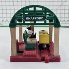Thomas & Friends Wooden Wood Railway Knapford Train Station