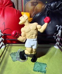 Rare Vintage Nintendo Mike Tyson’s Punch Out Glass Joe Boxing Figure 1988 READ