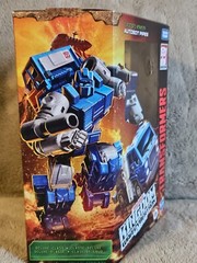 Transformers War for Cybertron Kingdom Deluxe Pipes