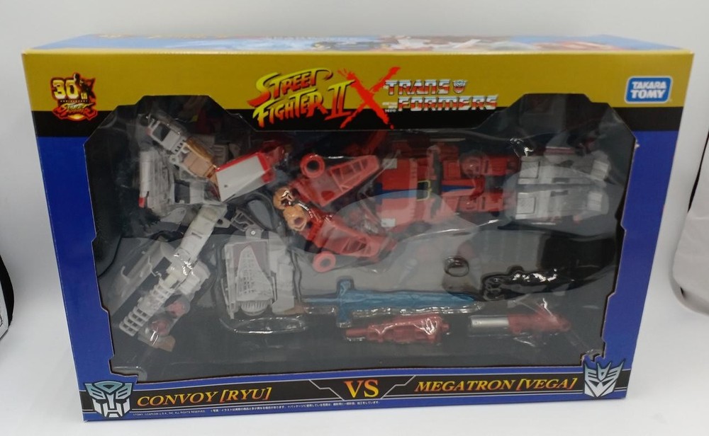 TAKARA TOMY Convoy Ryu VS Megatron Vega Street Fighter II x Transformers 73384