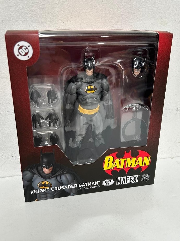 AUTHENTIC MAFEX No.270 Knight Crusader Batman Black Ver. Medicom Toy Exhibition