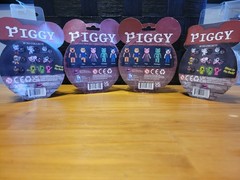 Lot Of 4 Piggy Action Figures. Tigry. Clowny. 2 Mystery. New/Old. Package Rough