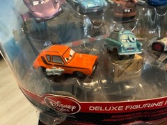 DISNEY PIXAR CARS 2 COMPLETE VEHICLE FIGURINE PLAYSET ORIGINAL BOX