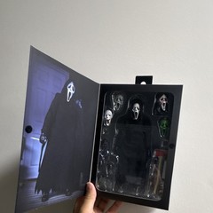 NECA Ghost Face Returns Ultimate Ghostface Action Figure Scream w/ Knife Set