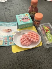 NEW MGA miniverse make it mini food BANANABERRY WAFFLES