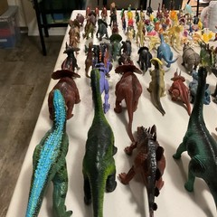 Huge Dinosaur Lot Of 100 Assorted Brands Sizes Types Skeletons Plastic, Rubber