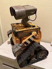 Disney Pixar Thinkway Ultimate Wall E WITH Box READ DESCRIPTION