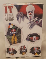 New NECA Stephen King IT Ultimate Pennywise Tim Curry Fig