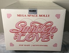 POP MART MEGA Collection SPACE MOLLY 400% SMITTEN LOVE BRAND NEW UNOPENED