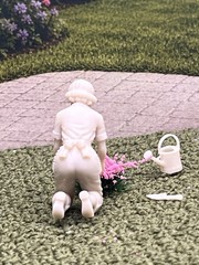 1:24 1950 Dollhouse Sunny Sue Gardener Inspired by Marx