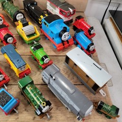 Huge Thomas & Friends Trains Lot Die Cast & Plastic Engines Cars Coaches
