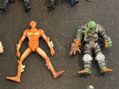 Action Figure Lot of 18 ( G.I.Joe, Batman, Pirates of the Carib, Space Quest +)