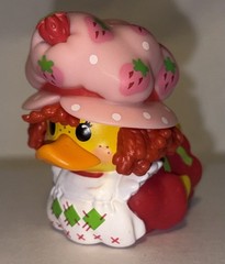 Mini Tubbz Strawberry Shortcake scented Rubber Yellow Duck New Never opened Cute