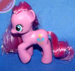 My Little Pony G4 PINKIE PIE 3″ Brushable Canterlot Castle Raised Hoof Tinsel