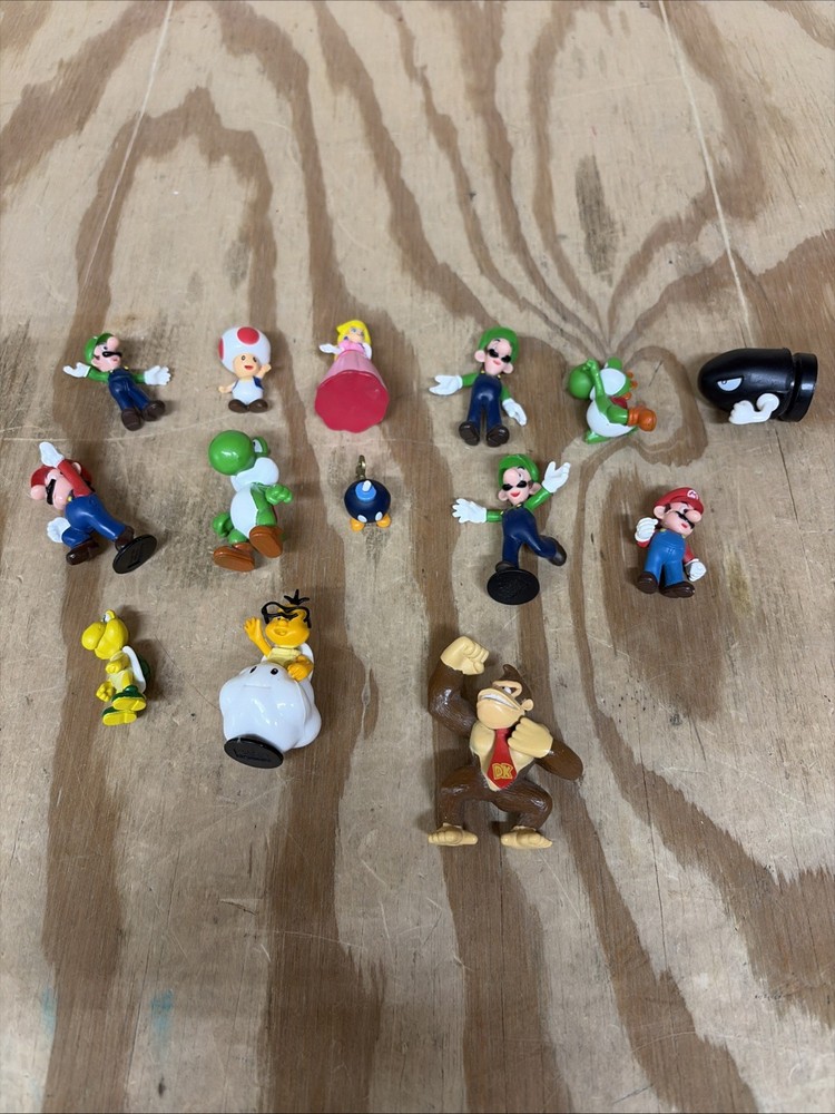 Nintendo Super Mario Bros Toy Bundle Lot Of 14 PVC Figures Jakks Pacific, Etc.