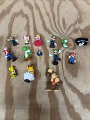 Nintendo Super Mario Bros Toy Bundle Lot Of 14 PVC Figures Jakks Pacific, Etc.