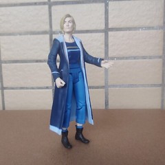 Doctor Who The Thirteenth Doctor in Flux Outfit doctor ATION FIGURE 5.5″ old #w