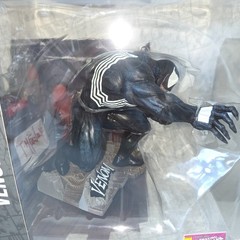 McFarlane Toys Marvel Amazing Spiderman Venom Autograph Series & Regular Edition