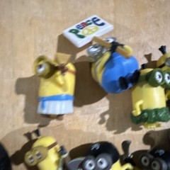 Lot of 16 Minion Despicable Me Figures