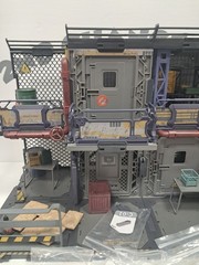 Scene In A Box – SIB 08 & 09 – OUTPOST WAREHOUSE Diorama 1:18 / 1:24 Fresh Retro