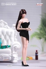 1/12 Female Pale Skin Super Large Breast Plump Hip Seamless Body 6”Figure Toys