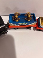 Thomas & Friends Engine Zoo Monkeys and Lion Train Cars Learning Curve