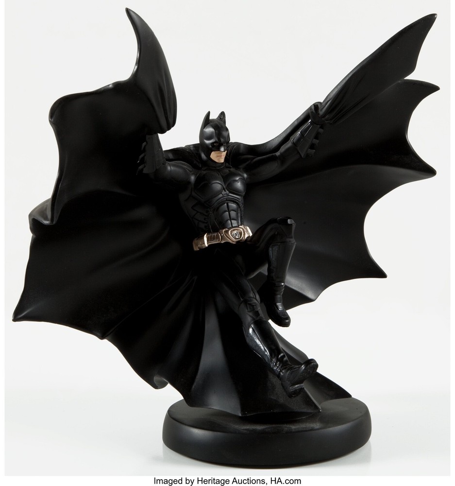 BATMAN BEGINS~BATMAN~’IN FLIGHT’~STATUE~LE 4000~GENTLE GIANT LTD~DC DIRECT~MIB