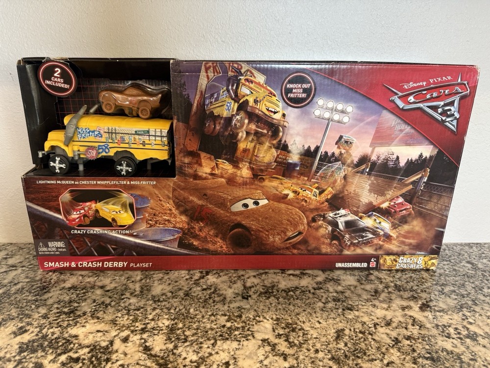 Disney Pixar Cars 3 Crazy 8 Crashers Smash & Crash Derby Playset – RARE – NEW